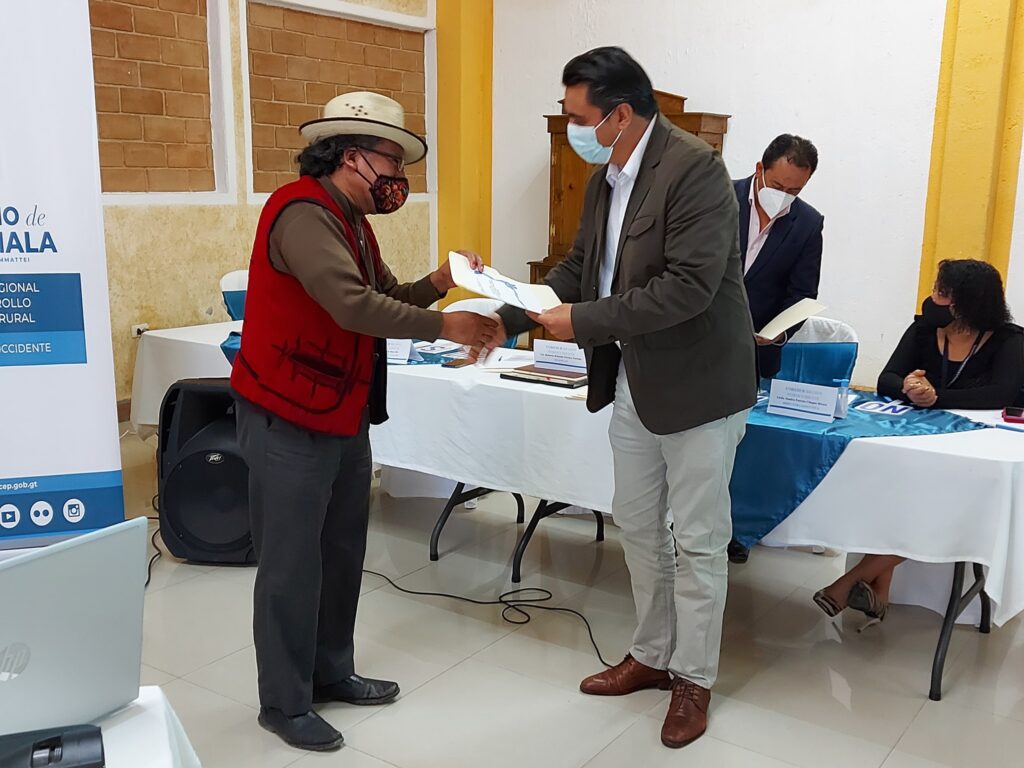ENTREGA DE ACREDITACIONES SOCIEDAD CIVIL